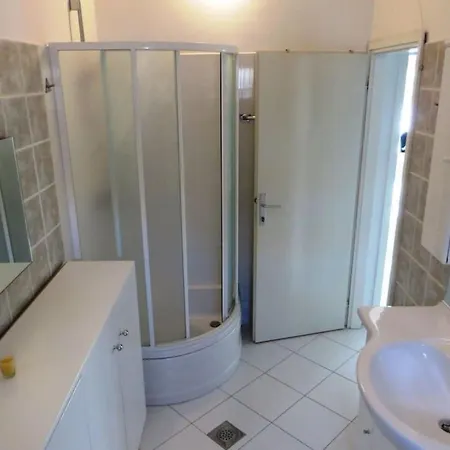 By Interhome Обровац