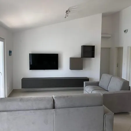 By Interhome Daire *