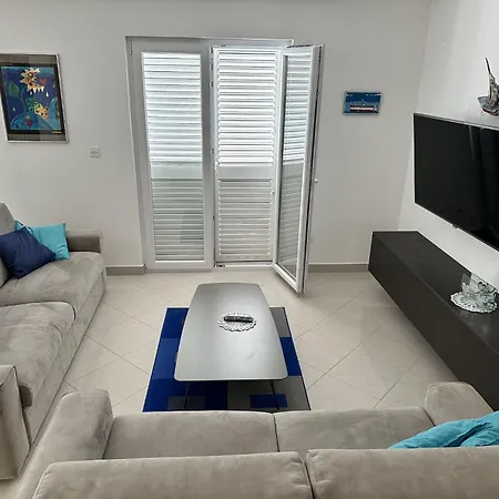 Apartment By Interhome *